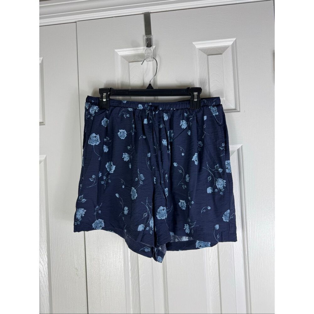 NWT Torrid Womens Shorts Size L 12